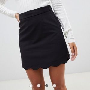 NWOT Mini Scalloped Skirt